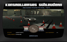 Fahrschule: Kontrolliertes Schleudern Fahrschule: Kontrolliertes Schleudern
